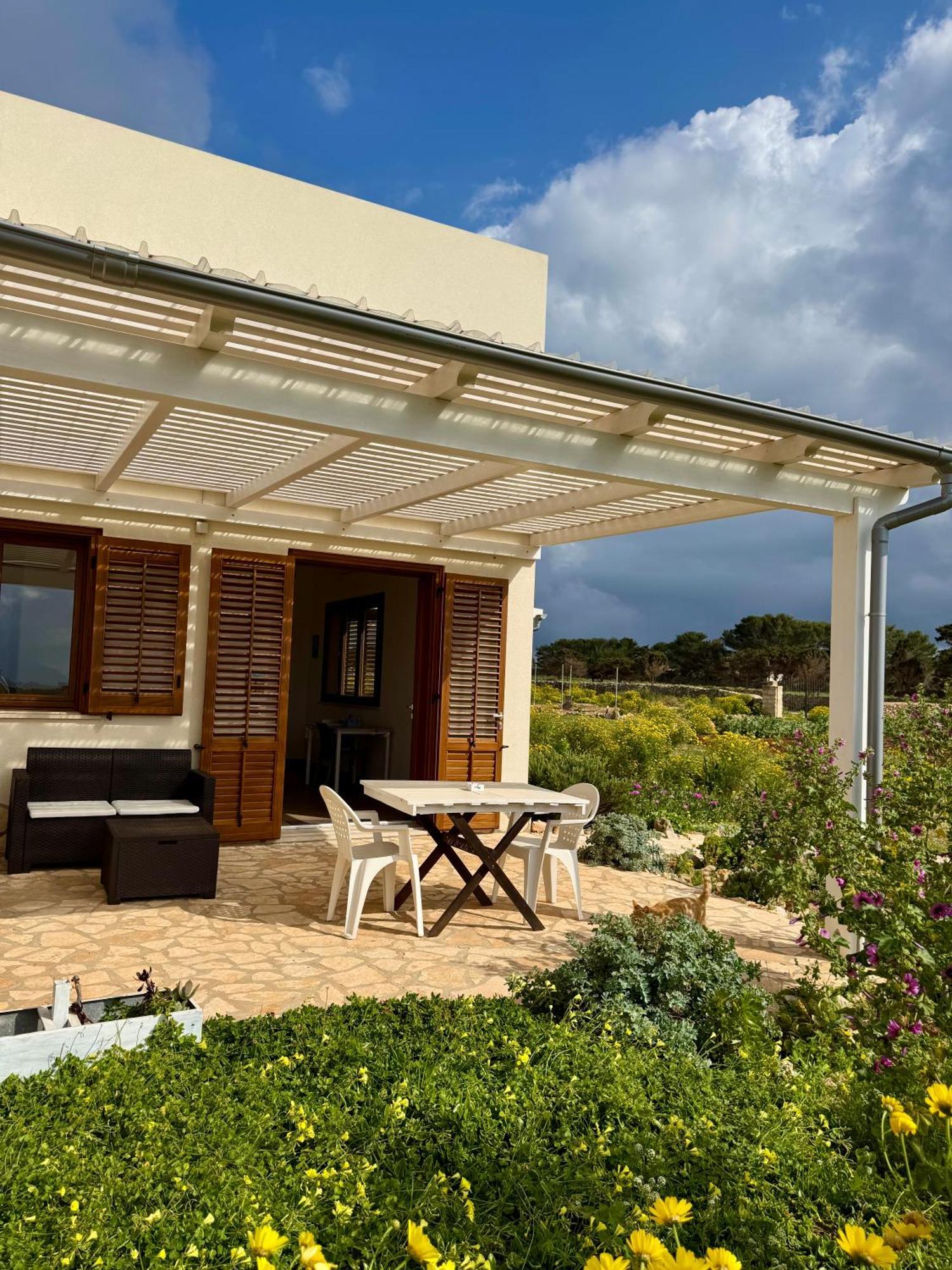 Aria Case Vacanze Фавиньяна Экстерьер фото